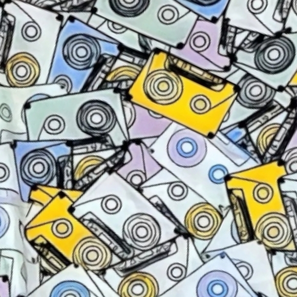 Mix Tape Cassette 80's Retro Leggings LuLaRoe Tall & Curvy Like New SOFT! - Picture 5 of 6